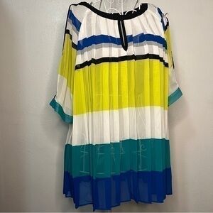 Jennifer Lopez Women's Pleated, Cold Shoulder Blouse Size XS.